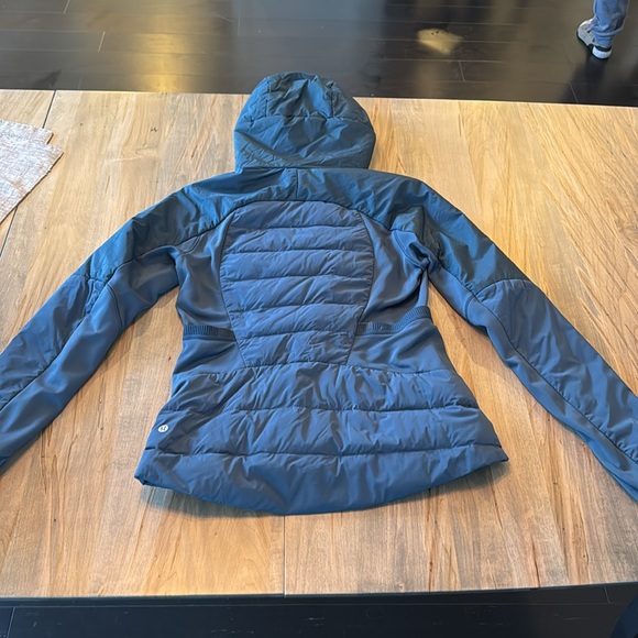 Lululemon Women’s Jacket - Picture 2 of 3